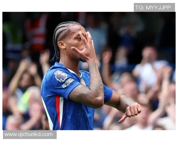 球星化身足球精灵，带你体验梦想与激情的赛场冒险